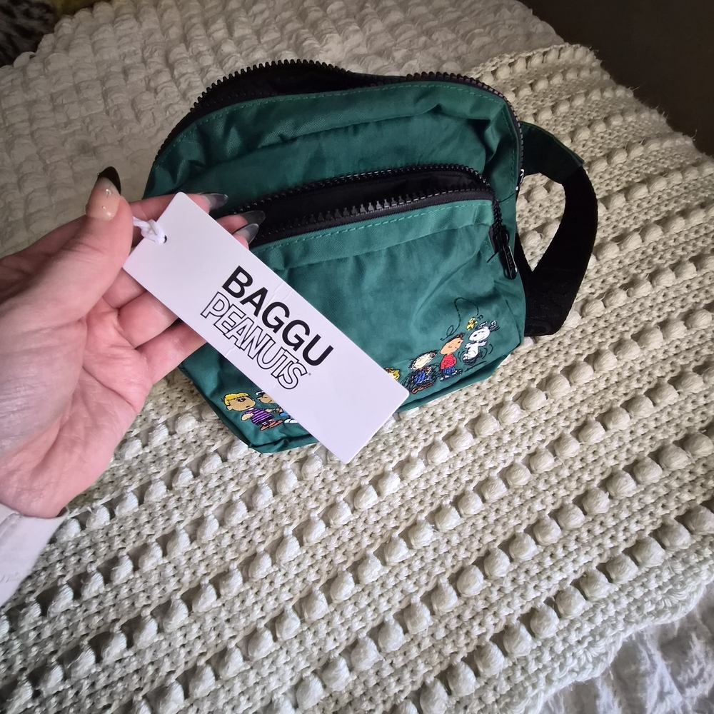 BAGGU PEANUTS FANNYPACK - Picture 4 of 5